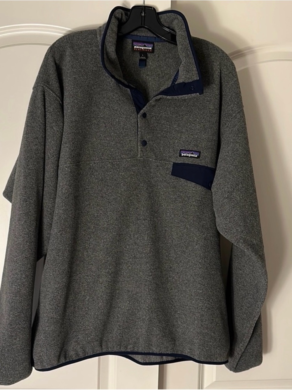 Patagonia Men's Grey Fleece Pullover with Navy Trim